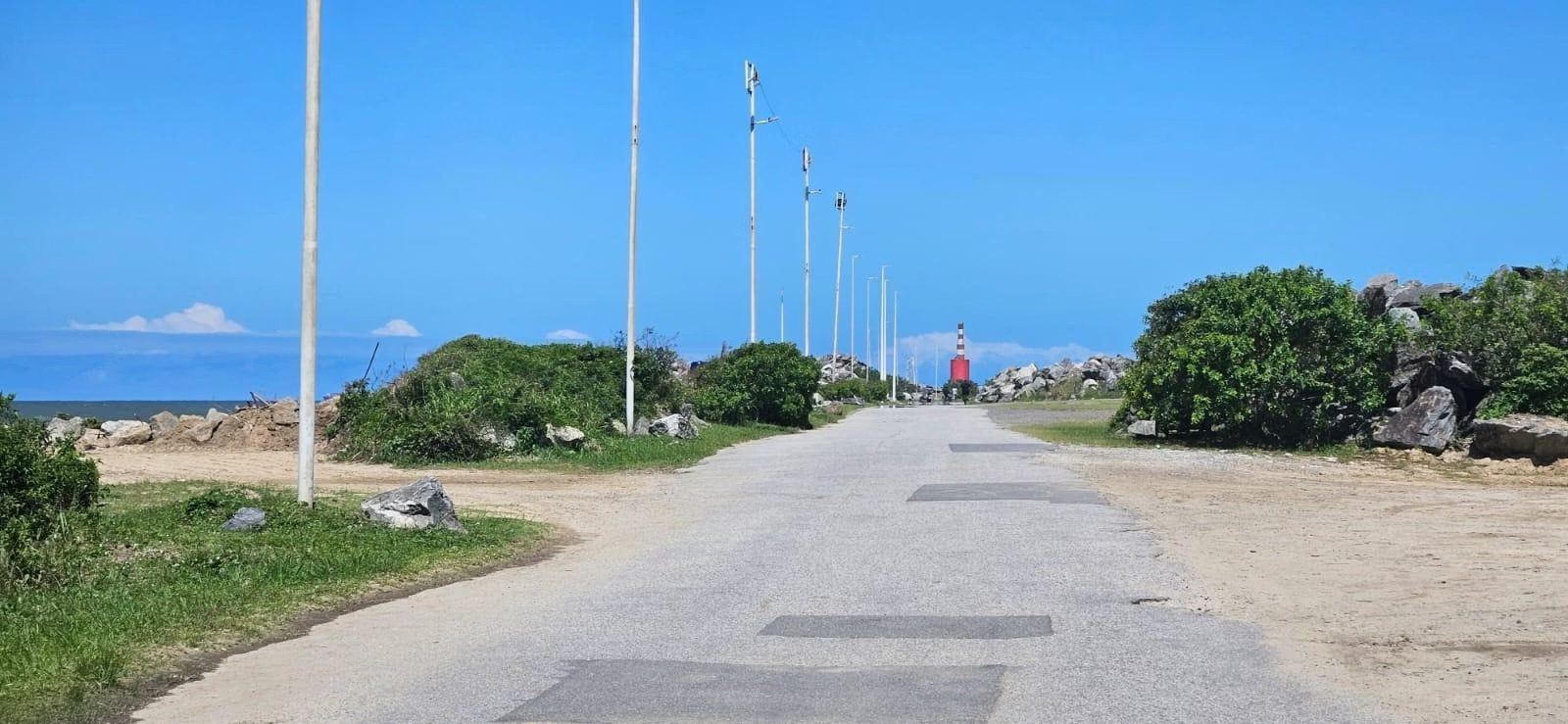 Caminho para a praia e para o farol de Navegantes